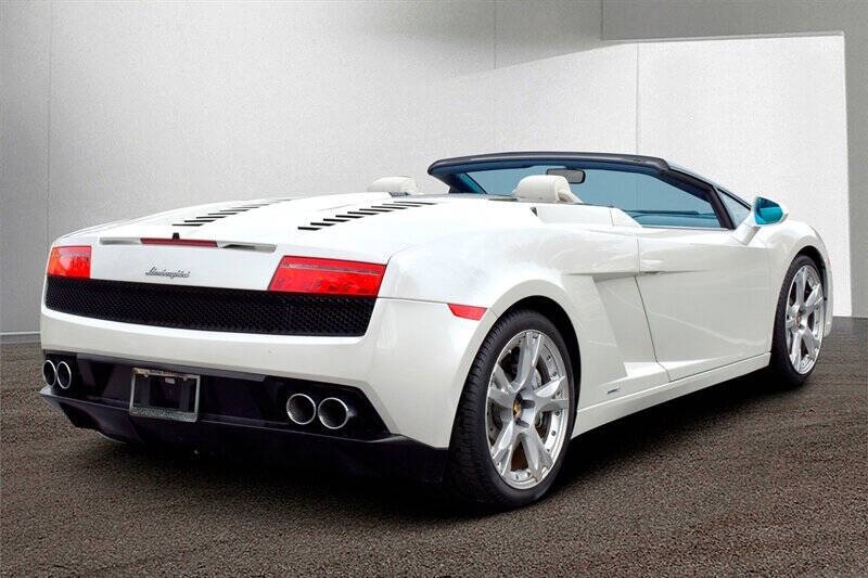 2010 Lamborghini Gallardo Base photo 4