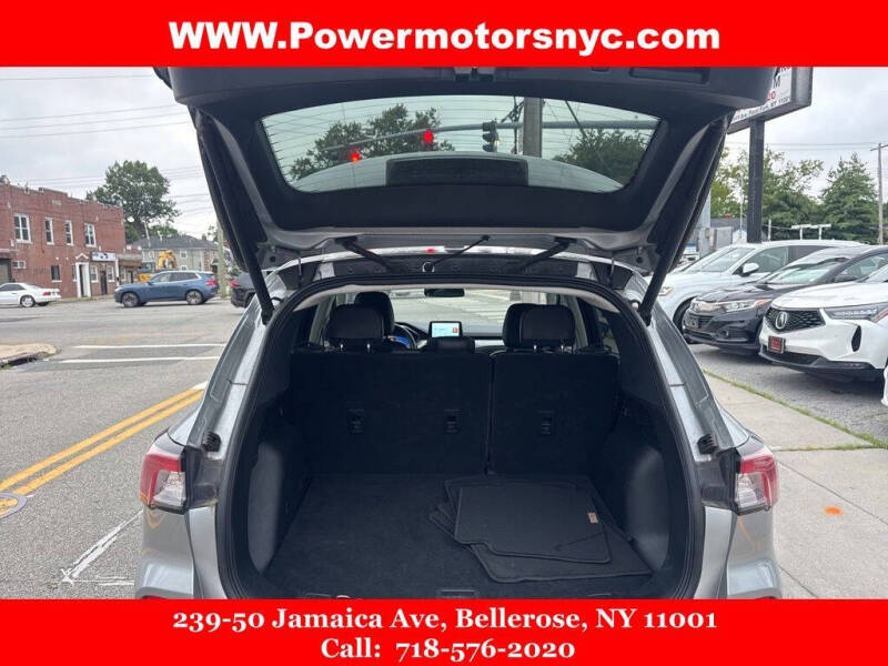 2021 Ford Escape Titanium