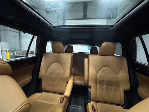 2021 Toyota Highlander Hybrid Platinum