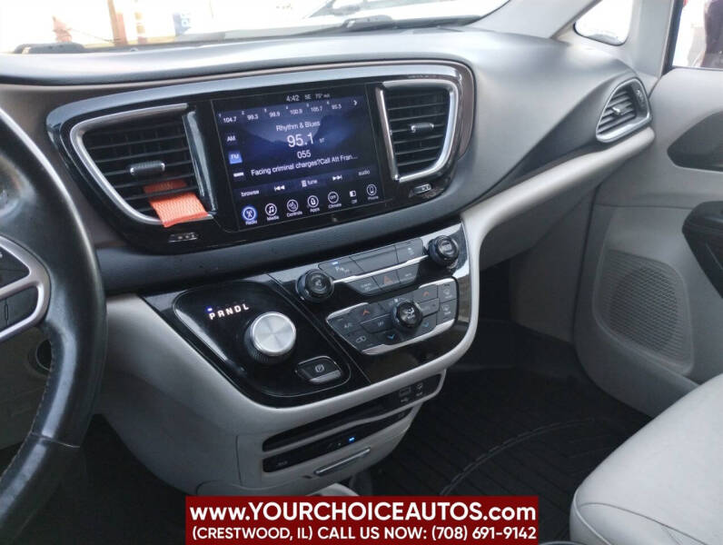 2017 Chrysler Pacifica Touring-L Plus