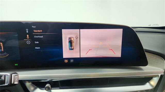 2025 Cadillac LYRIQ Luxury 3