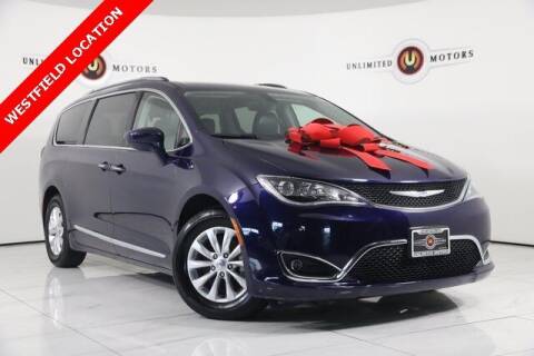 2018 Chrysler Pacifica for sale at INDY'S UNLIMITED MOTORS - UNLIMITED MOTORS in Westfield IN