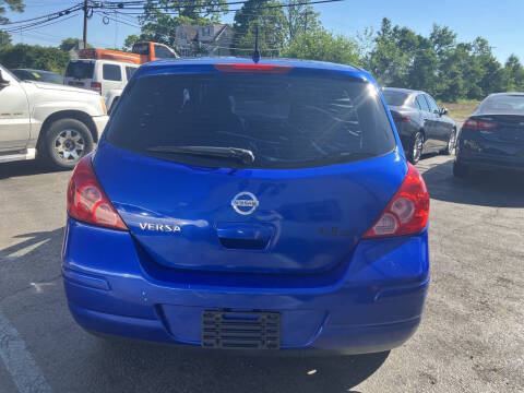 2010 Nissan Versa 1.8 S