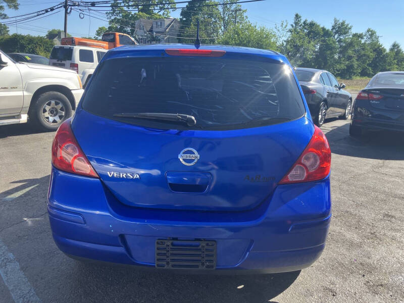 2010 Nissan Versa 1.8 S
