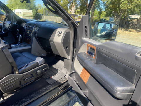 2004 Ford F-150 Lariat