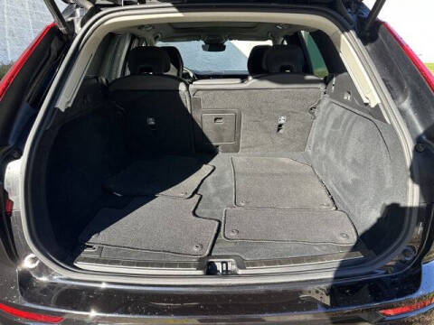 2025 Volvo XC60 B5 Plus Dark Theme