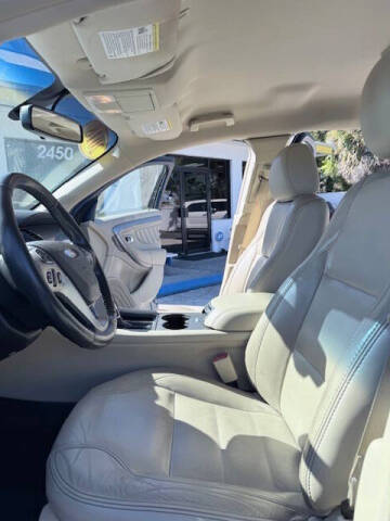 2018 Ford Taurus SEL