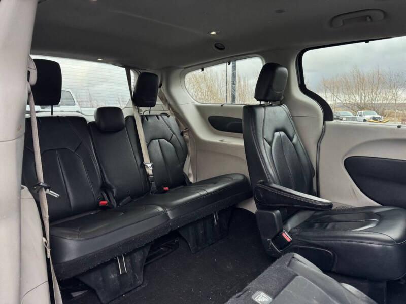 2020 Chrysler Pacifica Touring L