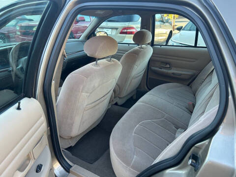 2002 Ford Crown Victoria