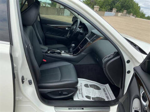 2015 Infiniti Q50