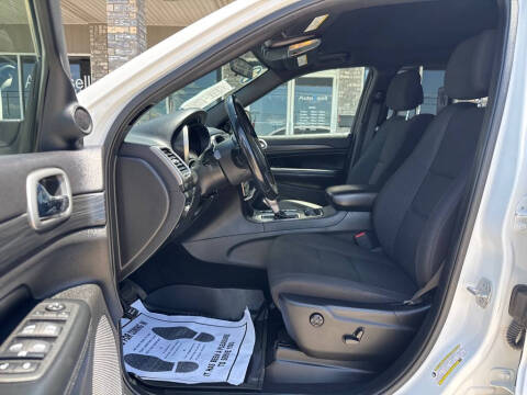 2020 Jeep Grand Cherokee Laredo