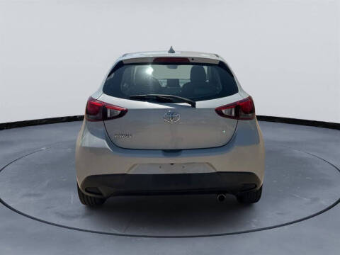 2020 Toyota Yaris Hatchback LE