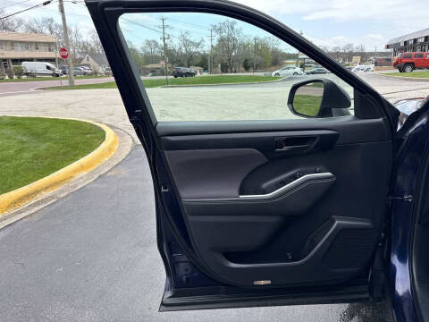 2023 Toyota Highlander LE