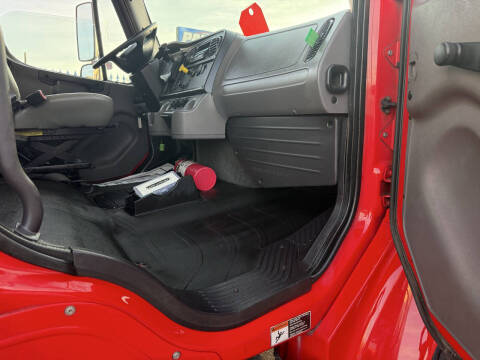 2017 Freightliner M2 106