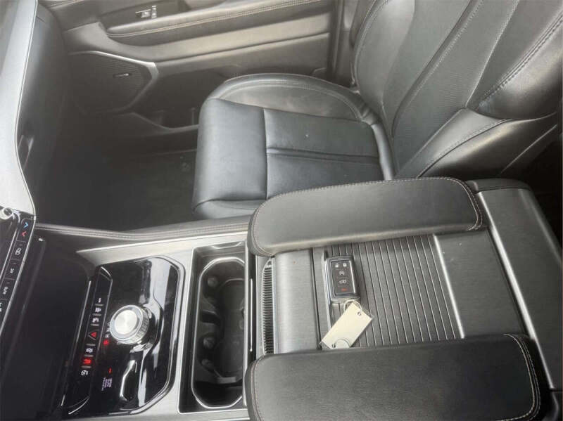 2025 Jeep Wagoneer L