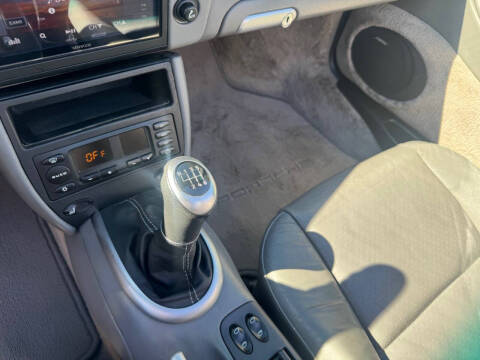 2003 Porsche 911 Carrera 4