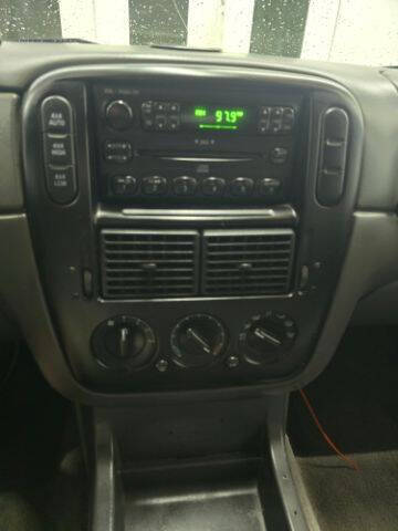 2004 Ford Explorer XLS