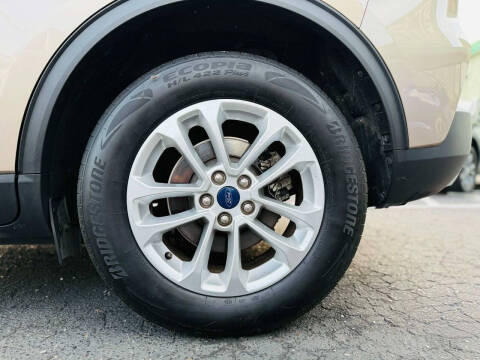 2020 Ford Escape SE