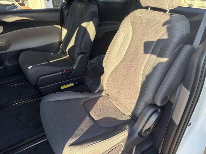 2026 Kia Carnival LX