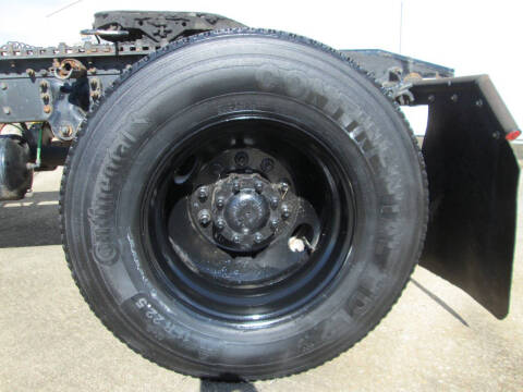 2005 Freightliner Business class M2