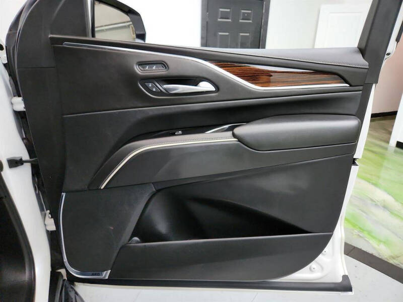 2022 Cadillac Escalade ESV Luxury