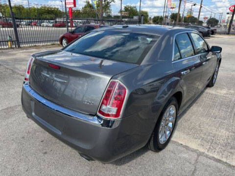 2012 Chrysler 300 Limited