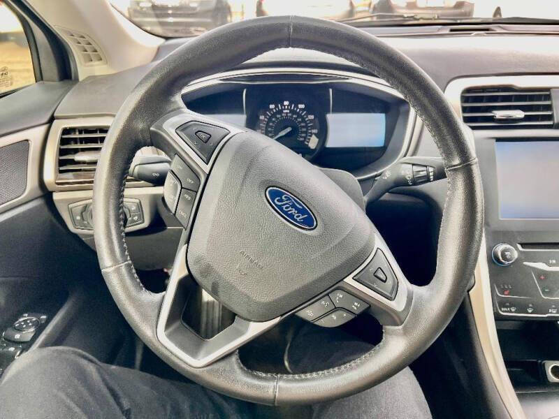 2015 Ford Fusion SE