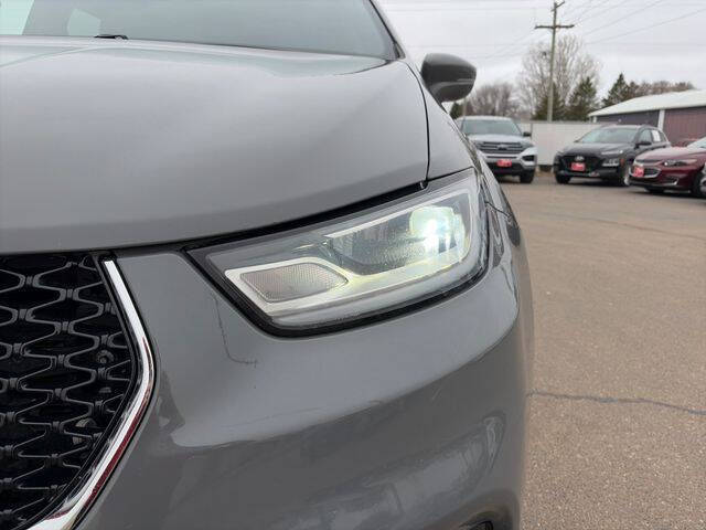 2022 Chrysler Pacifica Touring