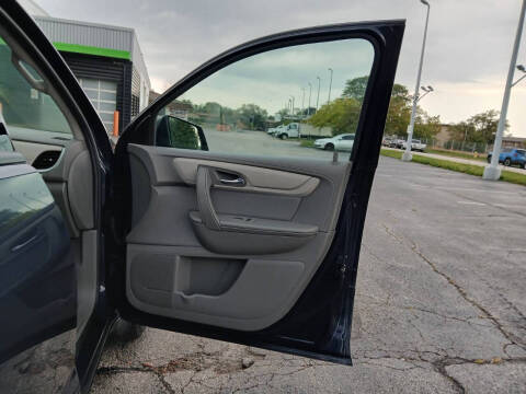 2017 Chevrolet Traverse LS