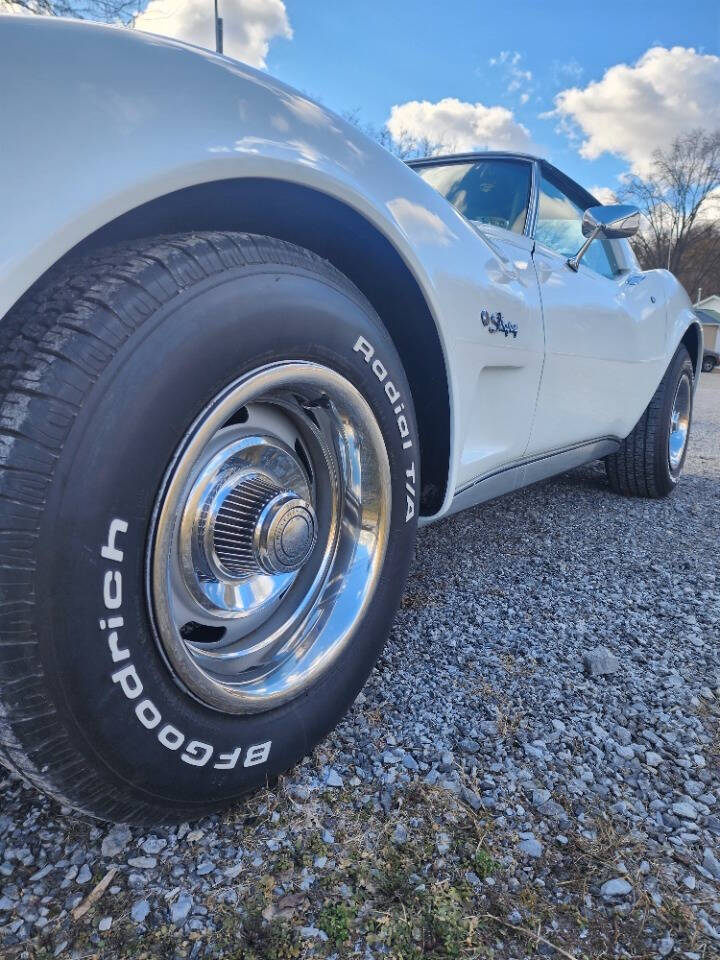 White 1975 Chevrolet Corvette Convertible 1