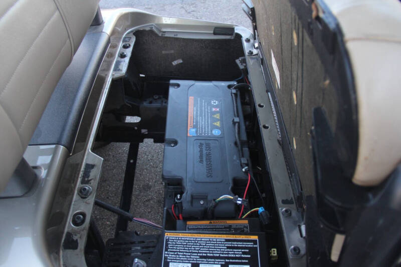 2020 E-Z-GO RXV ELiTE