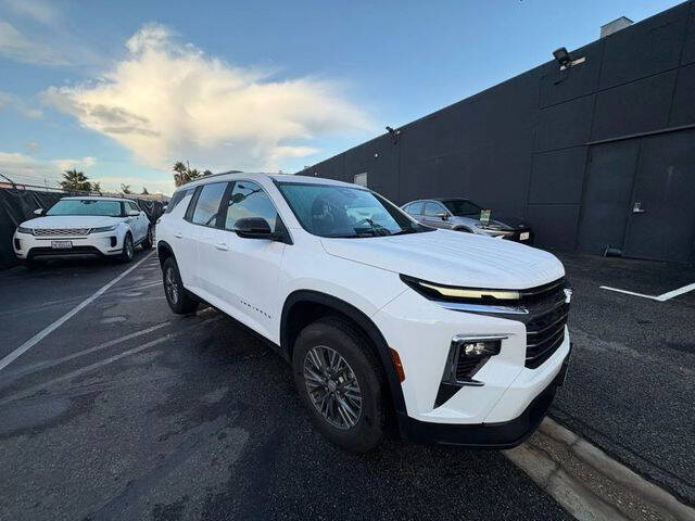 2025 Chevrolet Traverse LT