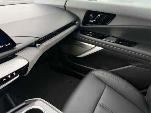 2025 Cadillac OPTIQ Luxury 1