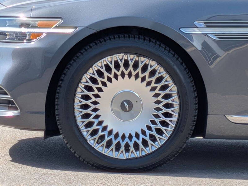 2020 Genesis G90