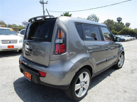 2010 Kia Soul +