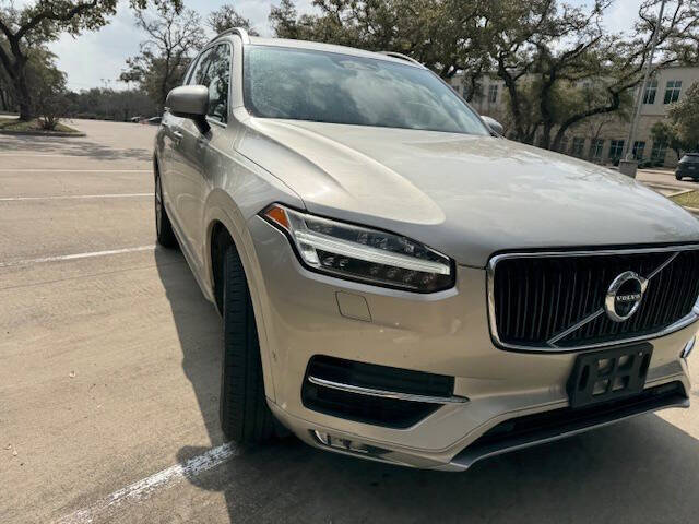 2016 Volvo XC90 T6 Momentum