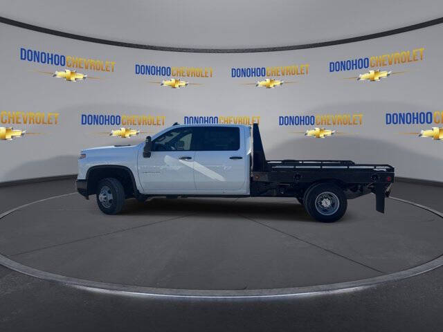 2026 Chevrolet Silverado 3500HD CC Work Truck
