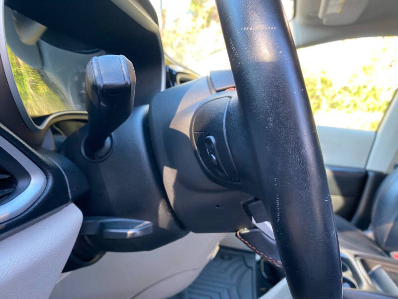 2017 Chrysler Pacifica Touring-L