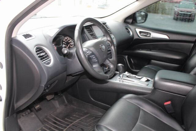 2020 Nissan Pathfinder SL