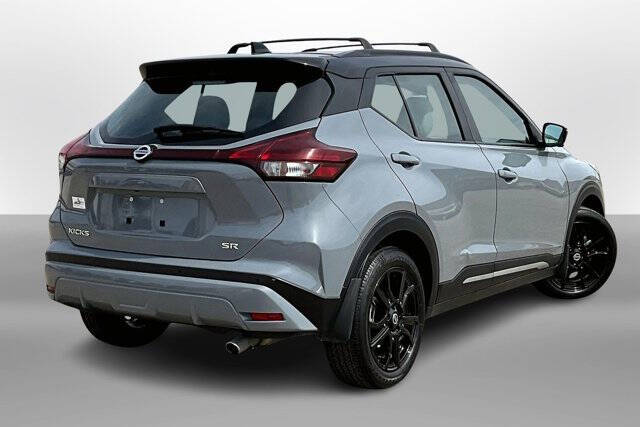 2021 Nissan Kicks SR