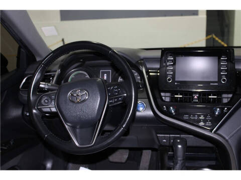 2022 Toyota Camry Hybrid SE Nightshade