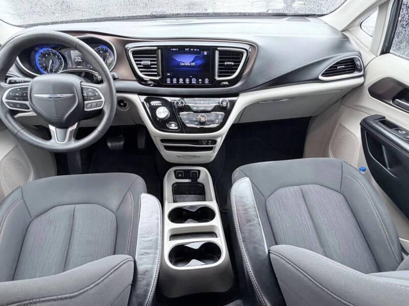 2017 Chrysler Pacifica Touring