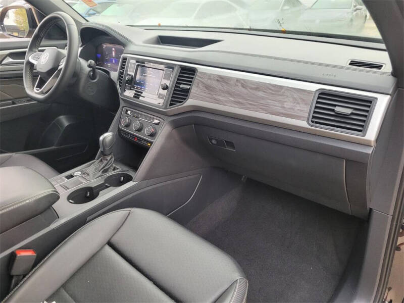 2023 Volkswagen Atlas Cross Sport SE