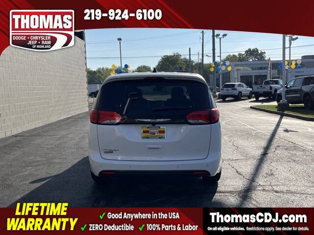 2026 Chrysler Voyager LX