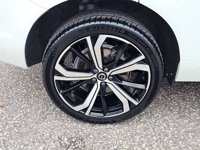 2023 Volvo XC60 B6 Ultimate Dark Theme