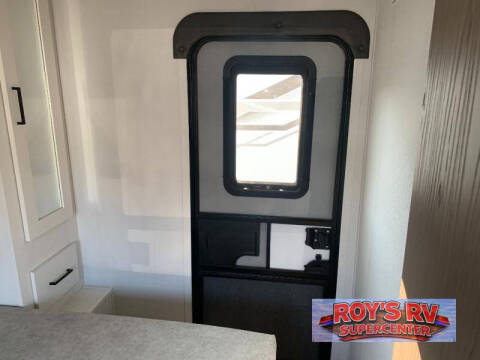 2027 Grand Design RV Momentum