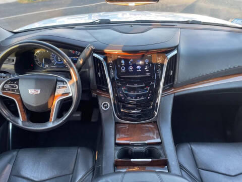 2017 Cadillac Escalade Premium Luxury