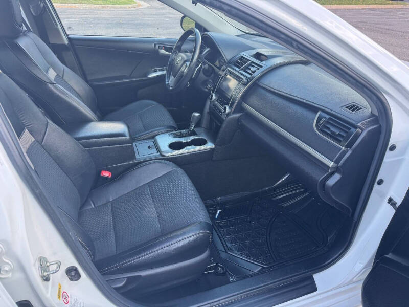 2014 Toyota Camry SE