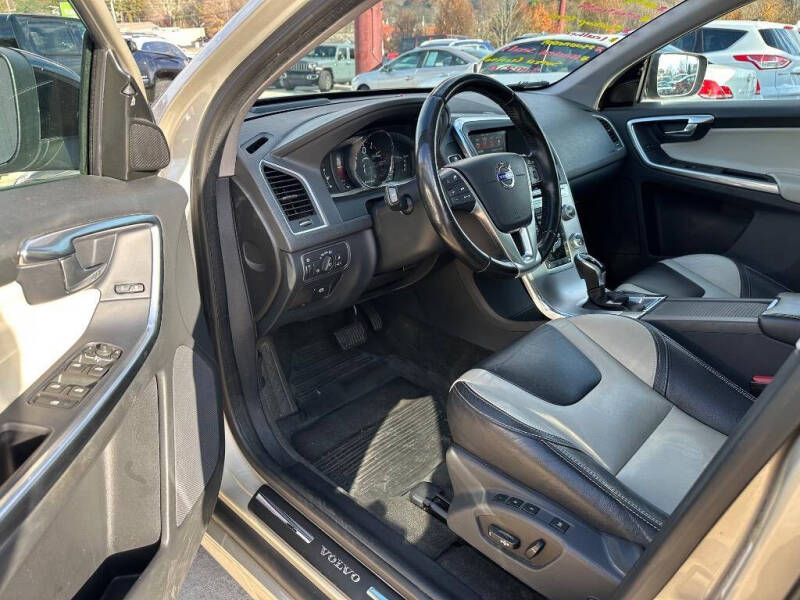 2017 Volvo XC60 T5 Dynamic