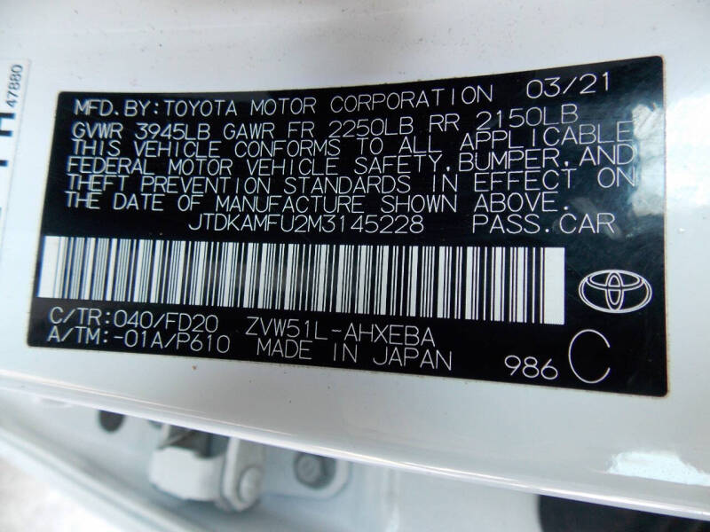 2021 Toyota Prius LE